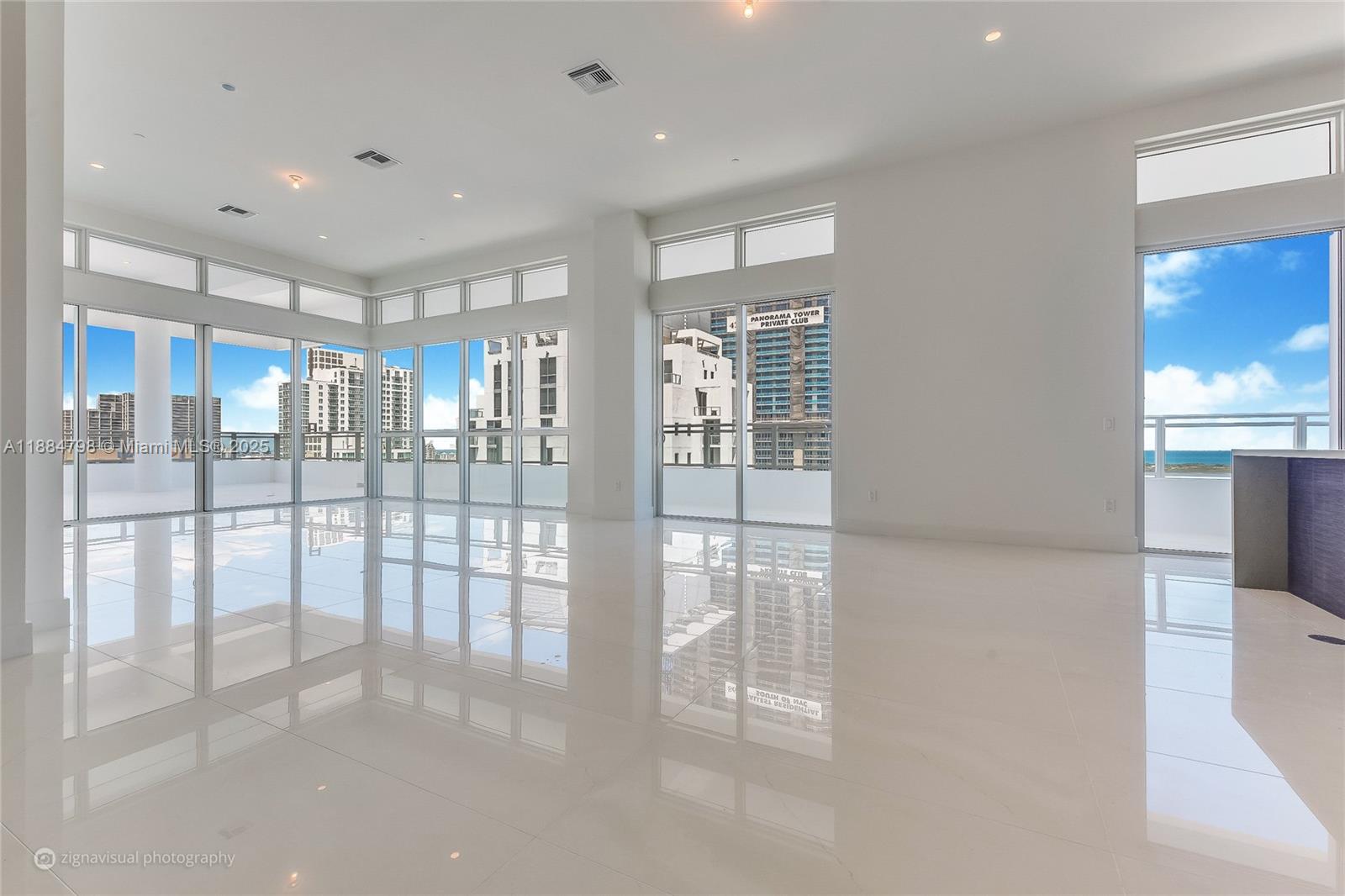 A Vendre_A louer. Annonces immobilieres Miami - Property Residential - A11884798 - A Louer : 1080 Brickell Ave #4402, Miami FL 33131