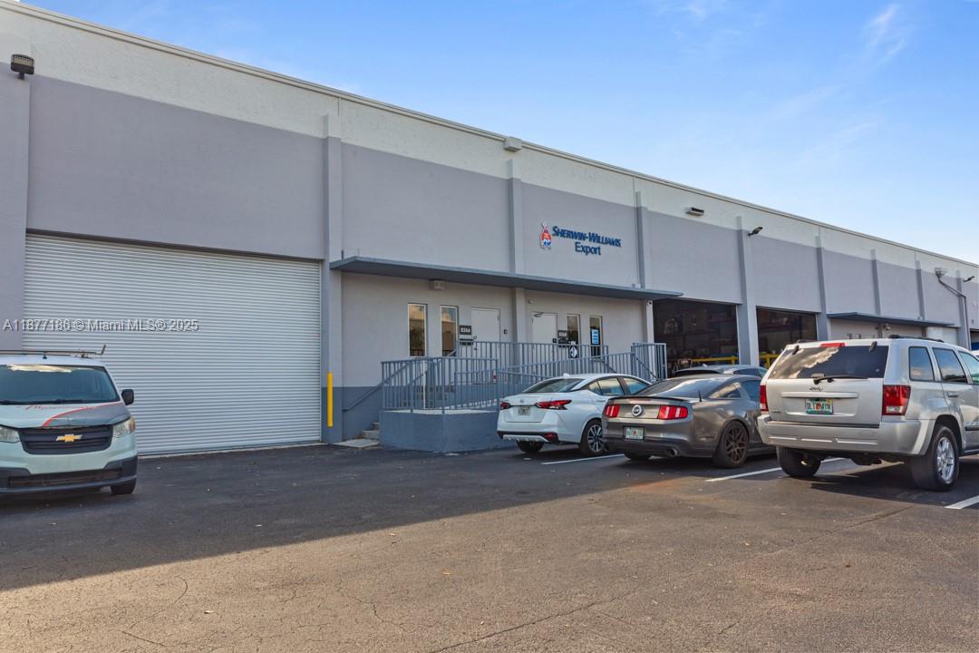 A Vendre_A louer. Annonces immobilieres Miami - Property Residential - A11877186 - Bail Commercial : 1700 NW 82nd Ave #8266, Doral FL 33126
