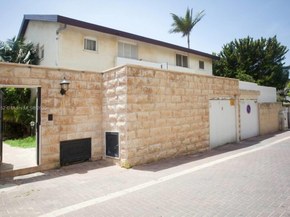 A Vendre_A louer. Annonces immobilieres Miami - Propriété Résidentielle - A11897152 - A Vendre : Hapiyyus 10, IL 4681400