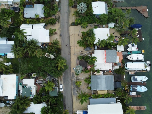 A Vendre_A louer. Annonces immobilieres Miami - Propriété Résidentielle - A11907654 - A Vendre : 77 S Conch Ave, Marathon FL 33050