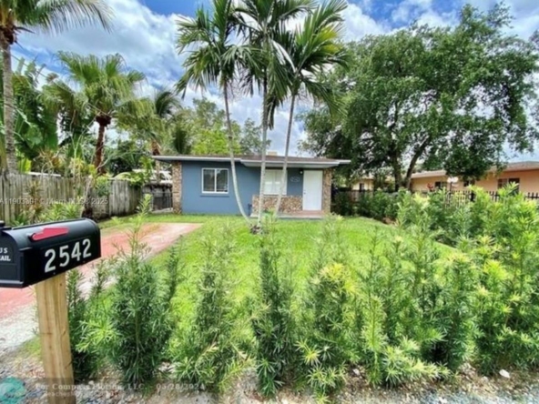 A Vendre_A louer. Annonces immobilieres Miami - Property Residential - A11903391 - A Vendre : 2540 NE 181st St, North Miami Beach FL 33160