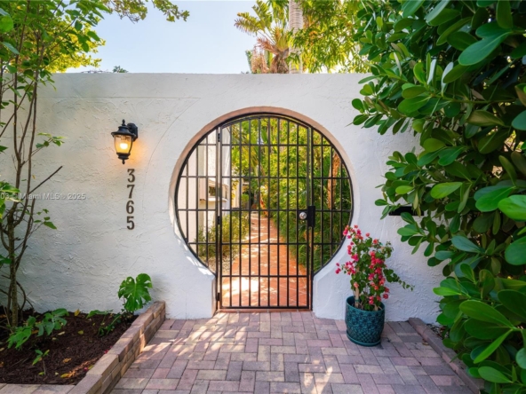 A Vendre_A louer. Annonces immobilieres Miami - Property Residential - A11914103 - A Vendre : 3765 Carmen Ct, Coconut Grove FL 33133