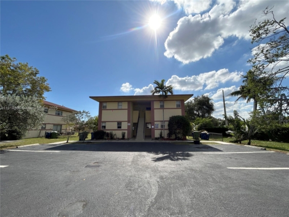 A Vendre_A louer. Annonces immobilieres Miami - Immobilier Résidentiel - A11914808 - A Vendre : 825 SW 10th St, Hallandale Beach FL 33009