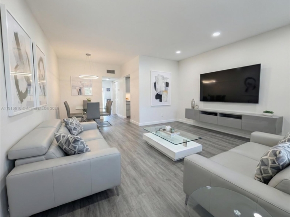 A Vendre_A louer. Annonces immobilieres Miami - Immobilier Résidentiel - A11919510 - A Vendre : 3081 NW 47th Ter #202, Lauderdale Lakes FL 33313