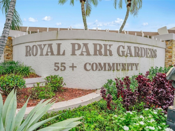A Vendre_A louer. Annonces immobilieres Miami - Property Residential - A11922890 - A Vendre : 6890 Royal Palm Blvd #109H, Margate FL 33063