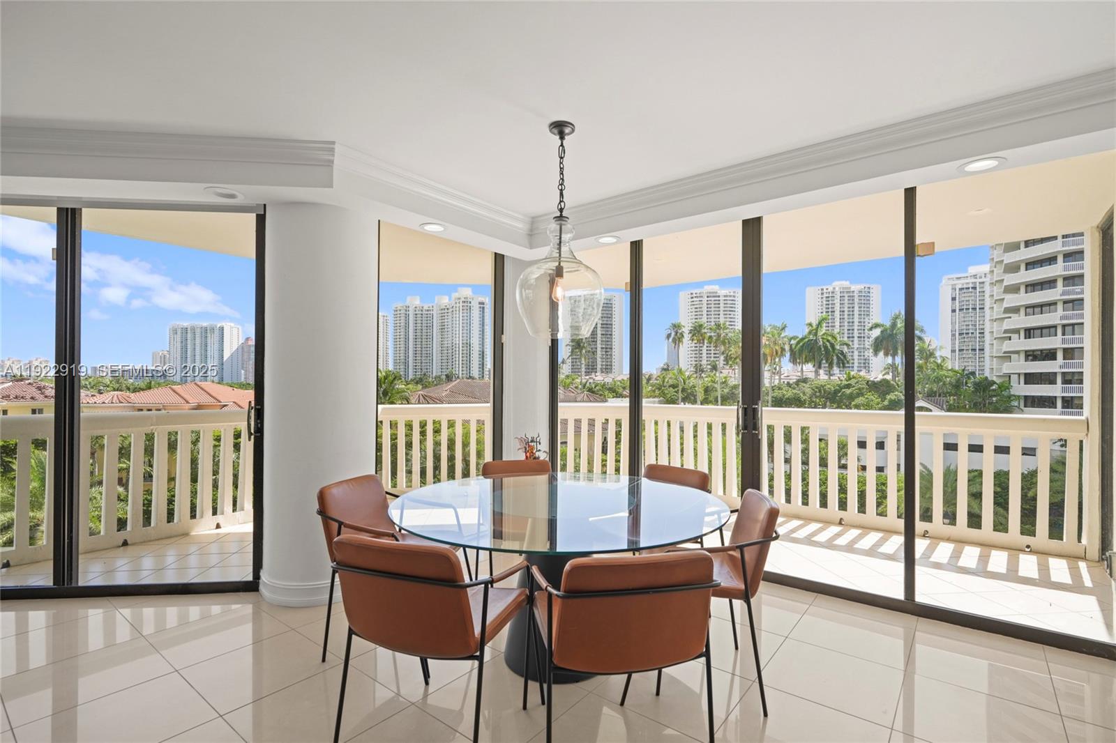 A Vendre_A louer. Annonces immobilieres Miami - Property Residential - A11922919 - A Louer : 1000 W Island Blvd #504, Aventura FL 33160