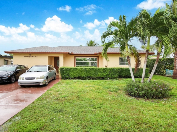 A Vendre_A louer. Annonces immobilieres Miami - Property Residential - A11917407 - A Vendre : 7100 NW 99th Ave, Tamarac FL 33321