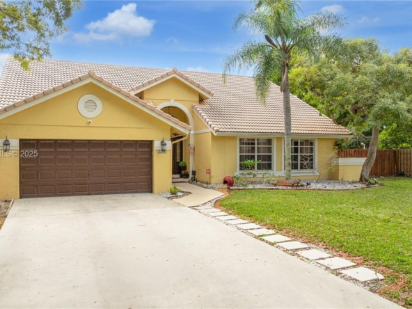 A Vendre_A louer. Annonces immobilieres Miami - Propriété Résidentielle - A11924549 - A Vendre : 7101 NW 44th Ln, Coconut Creek FL 33073