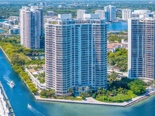 A Vendre_A louer. Annonces immobilieres Miami - Immobilier Résidentiel - A11925753 - A Vendre : 2600 Island Blvd #301, Aventura FL 33160