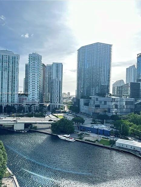 A Vendre_A louer. Annonces immobilieres Miami - Property Residential - A11931680 - A Louer : 92 SW 3rd St #1503, Miami FL 33130