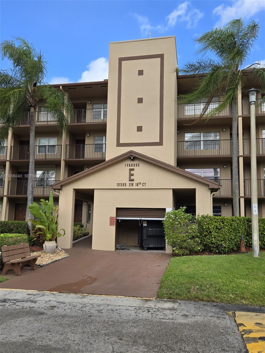 A Vendre_A louer. Annonces immobilieres Miami - Property Residential - A11936040 - A Vendre : 13355 SW 16th Ct #406E, Pembroke Pines FL 33027