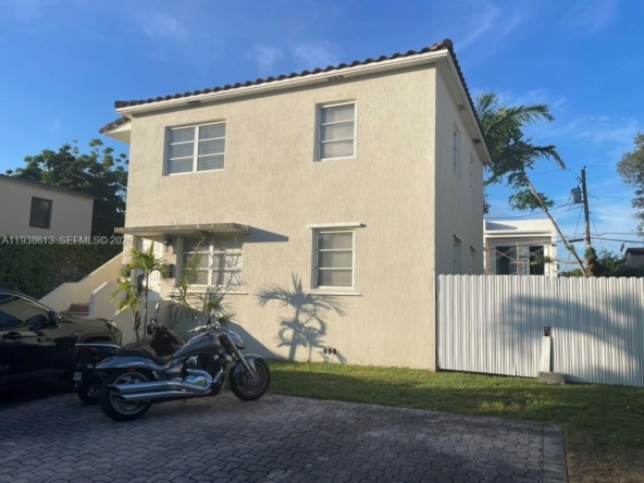 A Vendre_A louer. Annonces immobilieres Miami - Immobilier Résidentiel - A11938613 - A Vendre : 3741 SW 27th Ter, Miami FL 33134