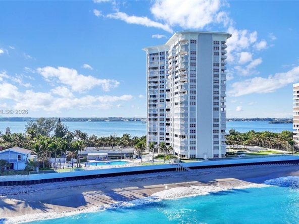 A Vendre_A louer. Annonces immobilieres Miami - Propriété Résidentielle - A11938689 - A Vendre : 5200 N Ocean Dr #1105, Singer Island FL 33404