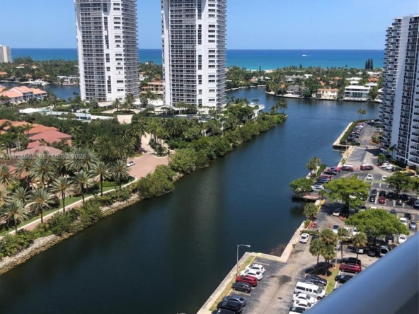 A Vendre_A louer. Annonces immobilieres Miami - Property Residential - A11938685 - A Vendre : 3701 N Country Club Dr #1901, Aventura FL 33180