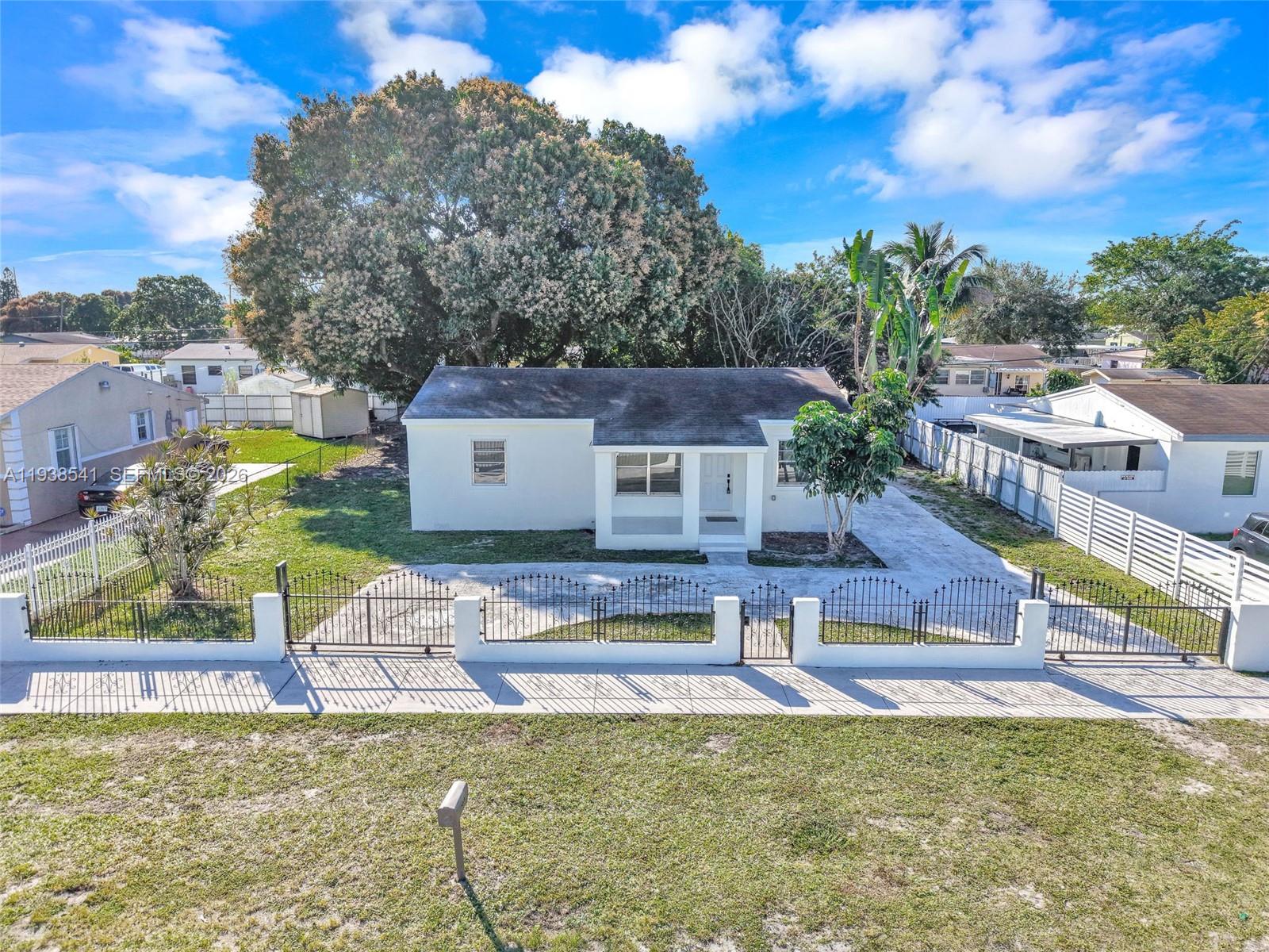 A Vendre_A louer. Annonces immobilieres Miami - Property Residential - A11938541 - A Vendre : 2932 NW 159th St, Miami Gardens FL 33054