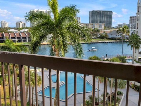 A Vendre_A louer. Annonces immobilieres Miami - Property Residential - A11938341 - A Vendre : 2900 NE 14th St Cswy #612, Pompano Beach FL 33062