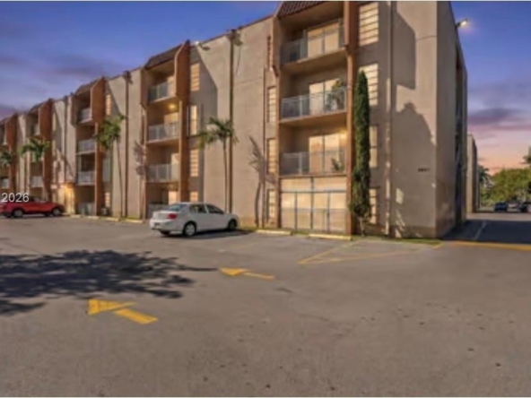 A Vendre_A louer. Annonces immobilieres Miami - Property Residential - A11942612 - A Vendre : 4841 NW 7th St #4, Miami FL 33126
