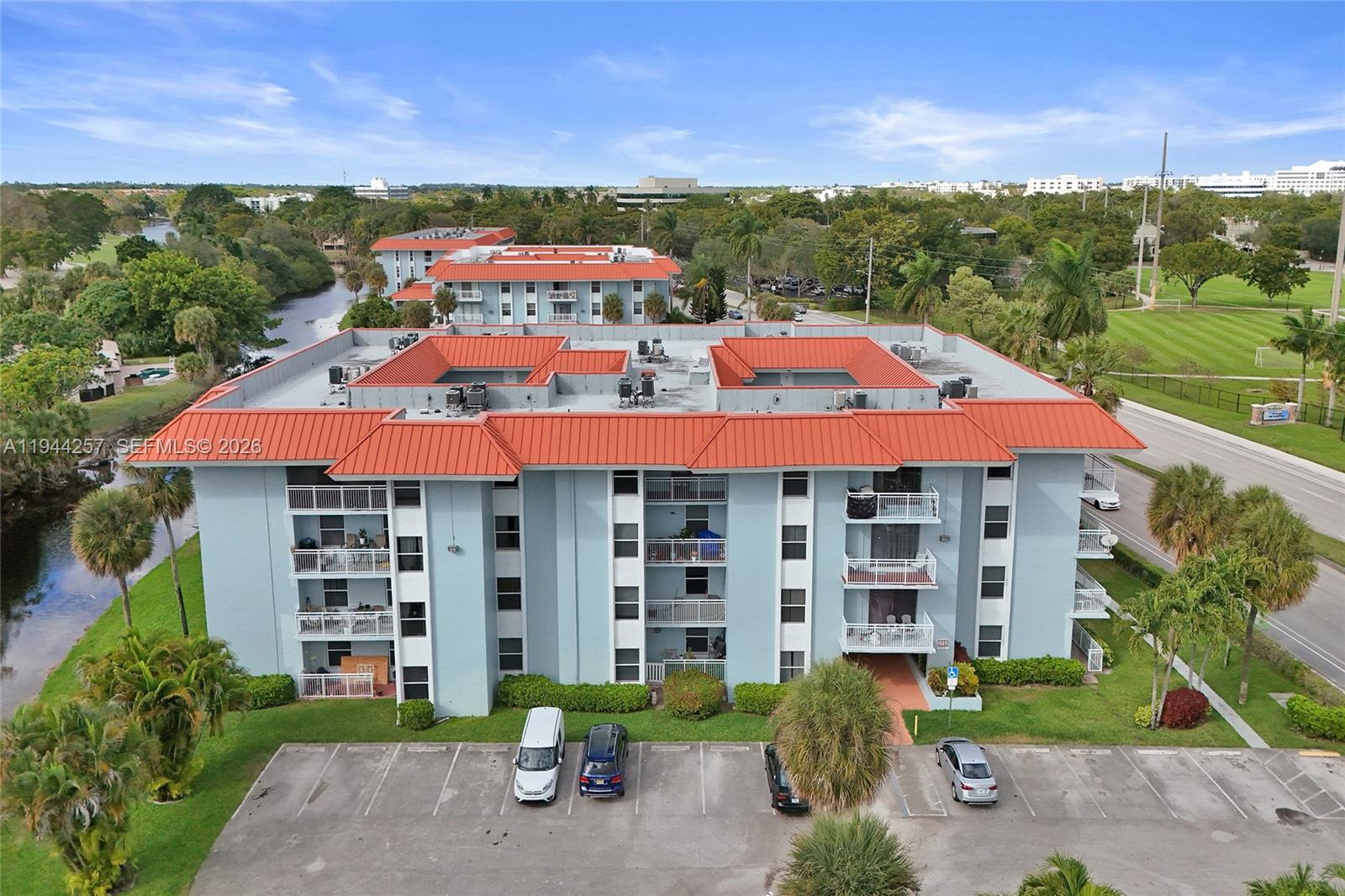 A Vendre_A louer. Annonces immobilieres Miami - Property Residential - A11944257 - A Vendre : 505 S Pine Island Rd #405B, Plantation FL 33324