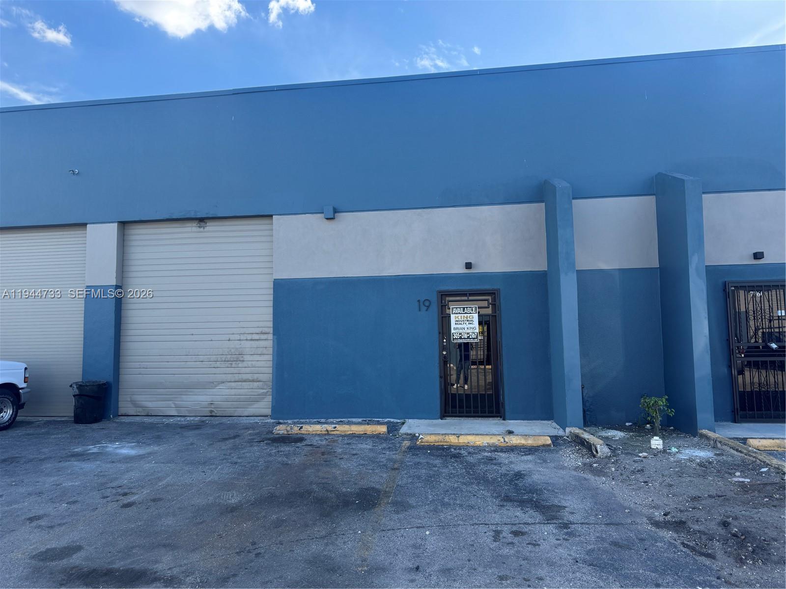 A Vendre_A louer. Annonces immobilieres Miami - Property Residential - A11944733 - Bail Commercial : 7760 W 20th Ave #19, Hialeah FL 33016