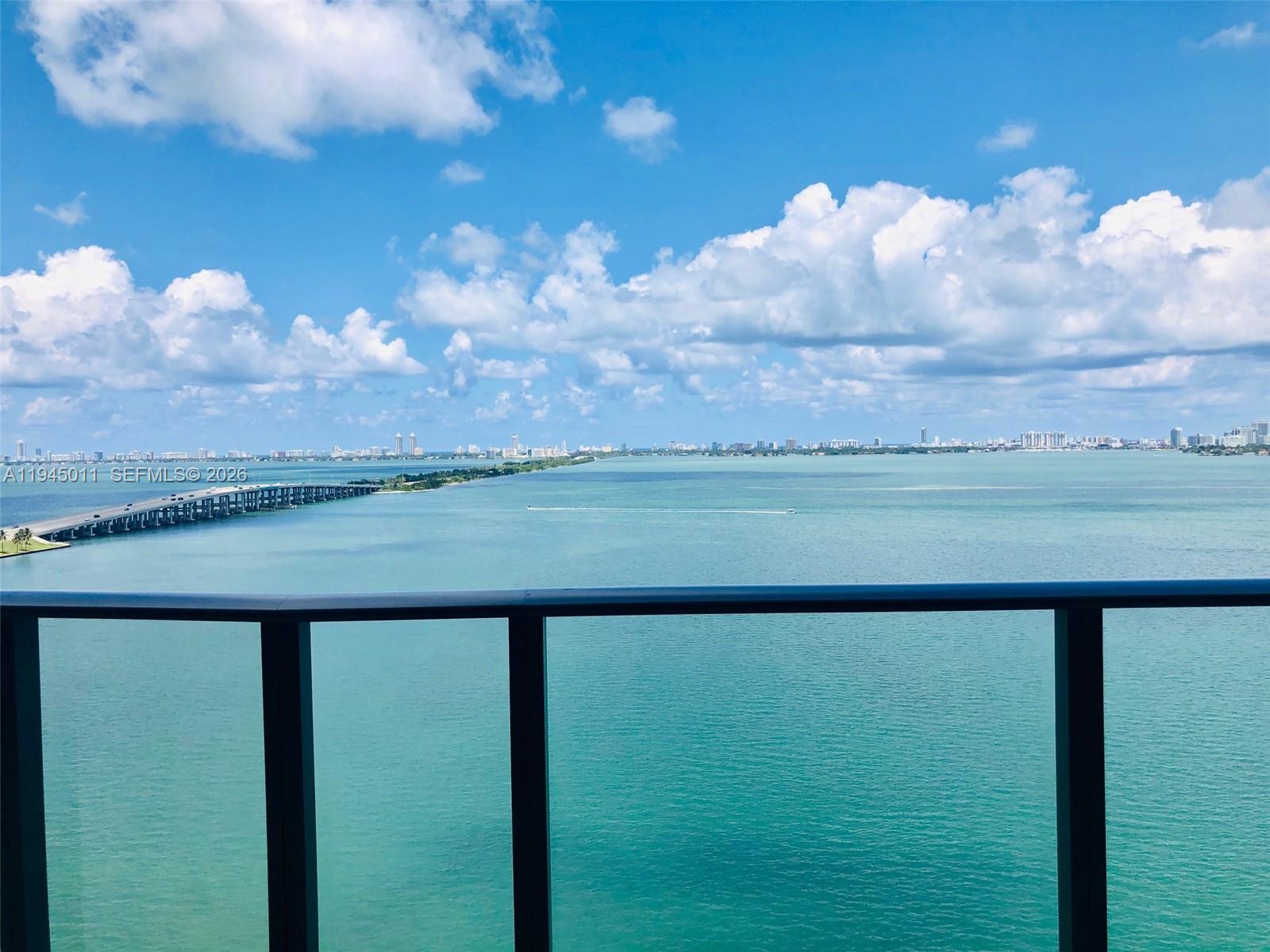 A Vendre_A louer. Annonces immobilieres Miami - Property Residential - A11945011 - A Louer : 3131 NE 7th Ave #3305, Miami FL 33137