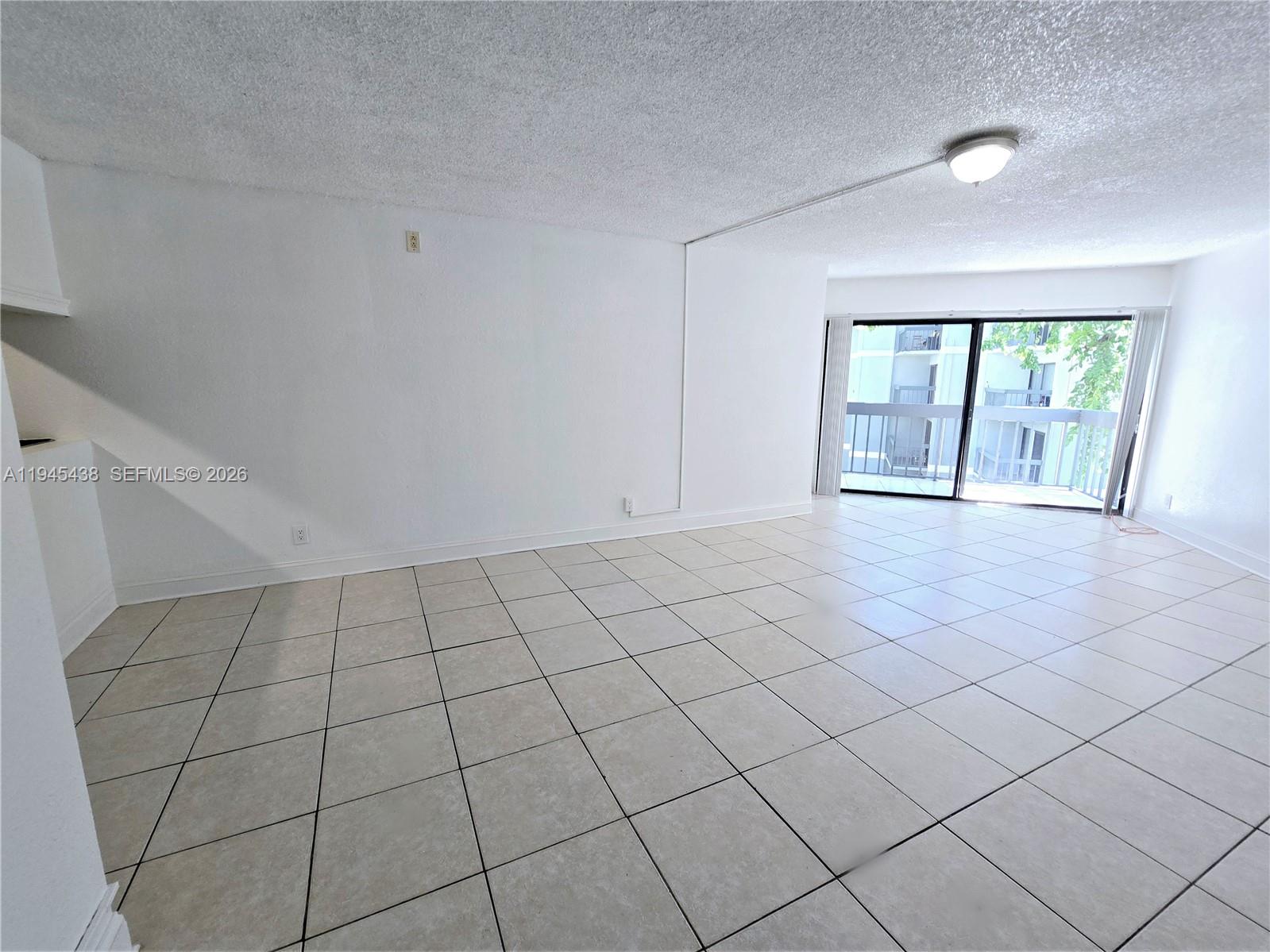 A Vendre_A louer. Annonces immobilieres Miami - Property Residential - A11945438 - A Vendre : 1850 N Congress Ave #311, West Palm Beach FL 33401