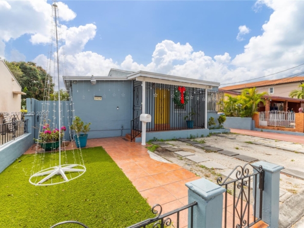 A Vendre_A louer. Annonces immobilieres Miami - Immobilier Résidentiel - A11942579 - A Vendre : 2818 SW 2nd St, Miami FL 33135
