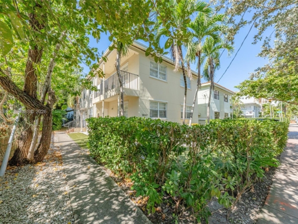 A Vendre_A louer. Annonces immobilieres Miami - Property Residential - A11947334 - A Vendre : 1610 Bay Rd, Miami Beach FL 33139