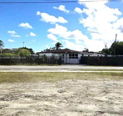 A Vendre_A louer. Annonces immobilieres Miami - Property Residential - A11947462 - A Vendre : 14200 Carver Dr, Miami FL 33176