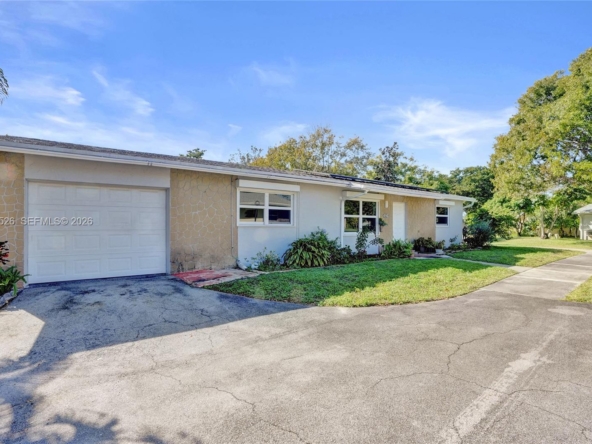 A Vendre_A louer. Annonces immobilieres Miami - Property Residential - A11947526 - A Vendre : 2621 SW Natura Ave, Deerfield Beach FL 33441