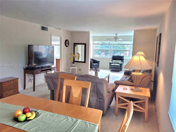 A Vendre_A louer. Annonces immobilieres Miami - Immobilier Résidentiel - A11945023 - A Vendre : 9861 Sunrise Lakes Blvd #310, Sunrise FL 33322