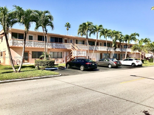 A Vendre_A louer. Annonces immobilieres Miami - Propriété Résidentielle - A11947854 - A Vendre : 900 SW 11th Ave #7C, Hallandale Beach FL 33009