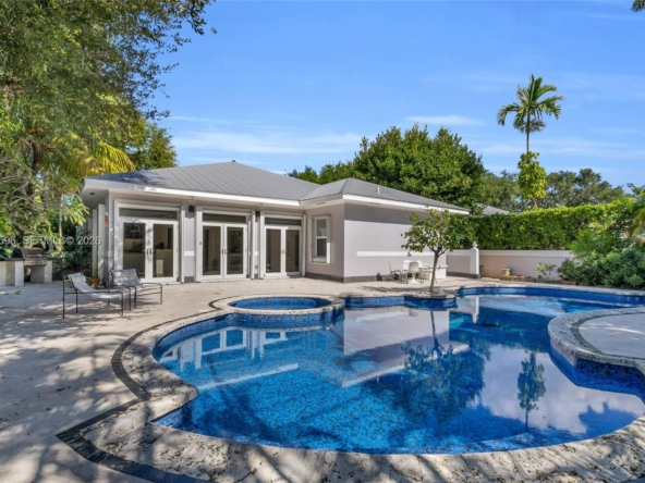 A Vendre_A louer. Annonces immobilieres Miami - Immobilier Résidentiel - A11947596 - A Louer : 5794 SW 76th Ter, South Miami FL 33143