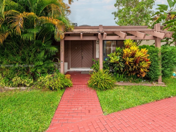 A Vendre_A louer. Annonces immobilieres Miami - Property Residential - A11949395 - A Vendre : 429 Leslie Dr #429, Hallandale Beach FL 33009