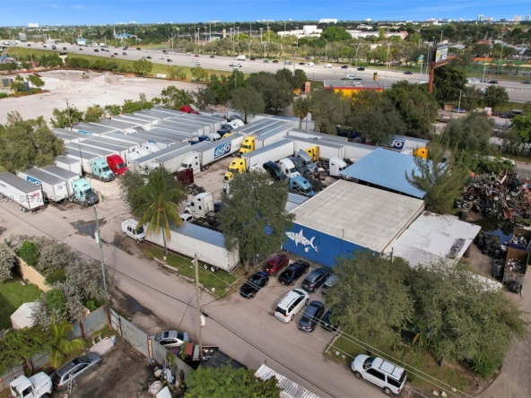 À vendre/À louer. Annonces immobilières Miami - Propriété résidentielle - A11950838 - Bail commercial&nbsp;: 850 NW 12th Ter, Pompano Beach, FL 33069