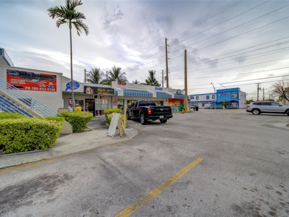 A Vendre_A louer. Annonces immobilieres Miami - Immobilier Résidentiel - A11950916 - Bail Commercial : 330 W 9th St, Hialeah FL 33010