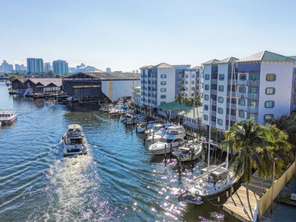 A Vendre_A louer. Annonces immobilieres Miami - Immobilier Résidentiel - A11950921 - A Vendre : 2475 NW 16th St Rd #310, Miami FL 33125