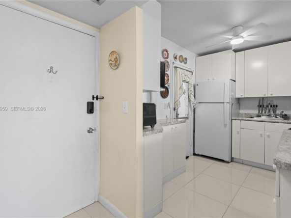 A Vendre_A louer. Annonces immobilieres Miami - Propriété Résidentielle - A11950959 - A Vendre : 2930 Point East Dr #407, Aventura FL 33160