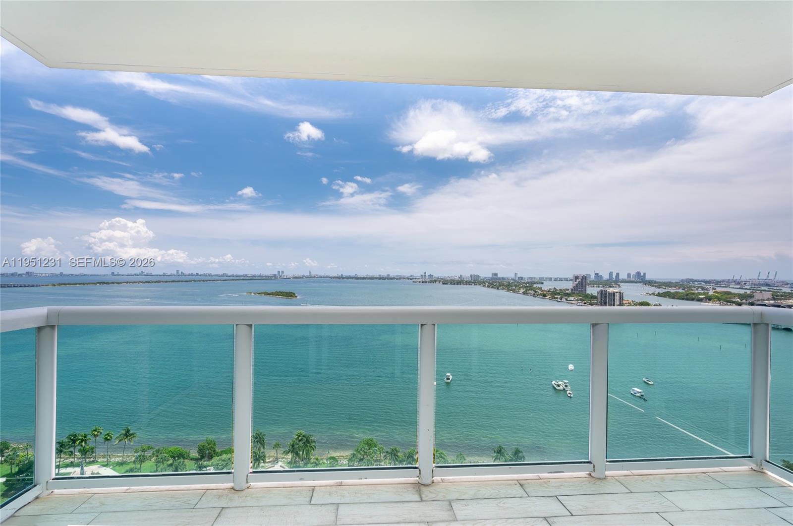 A Vendre_A louer. Annonces immobilieres Miami - Property Residential - A11951231 - A Louer : 1800 N Bayshore Dr #2503, Miami FL 33132